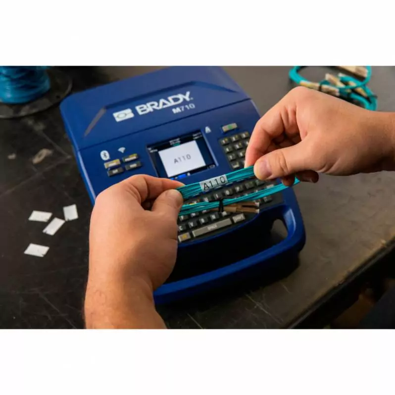 Imprimanta portabila de etichete Brady M710 cu Software Brady Basic, Qwerty EU, Wi-Fi, BT, 300DPI, kit